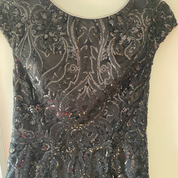 Vera Wang cap sleeve sequin cocktail dress - Picture 4 of 6